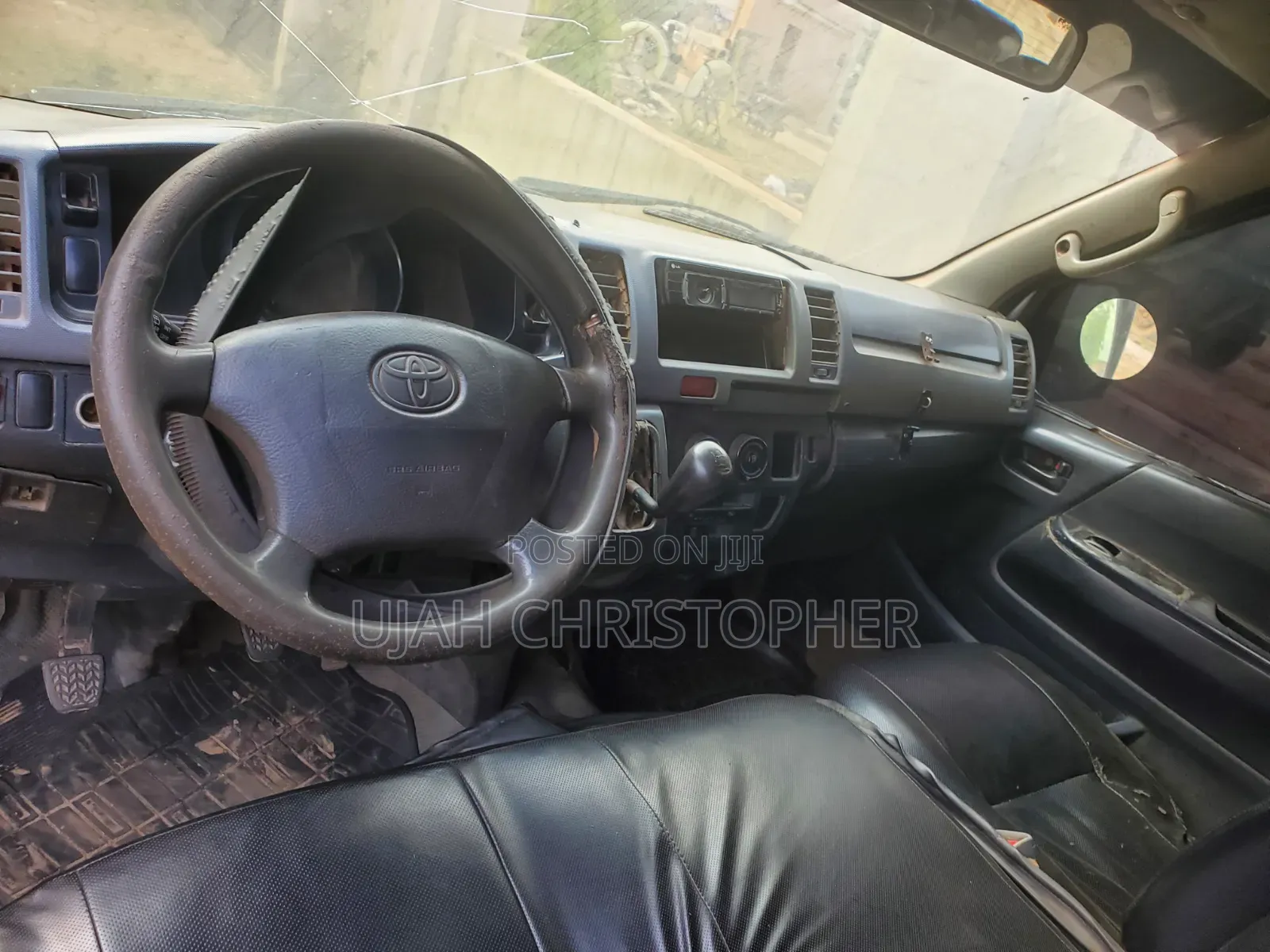Toyota HiAce 2013 Silver
