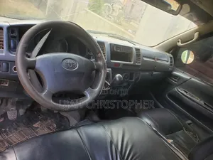 Toyota HiAce 2013 Silver