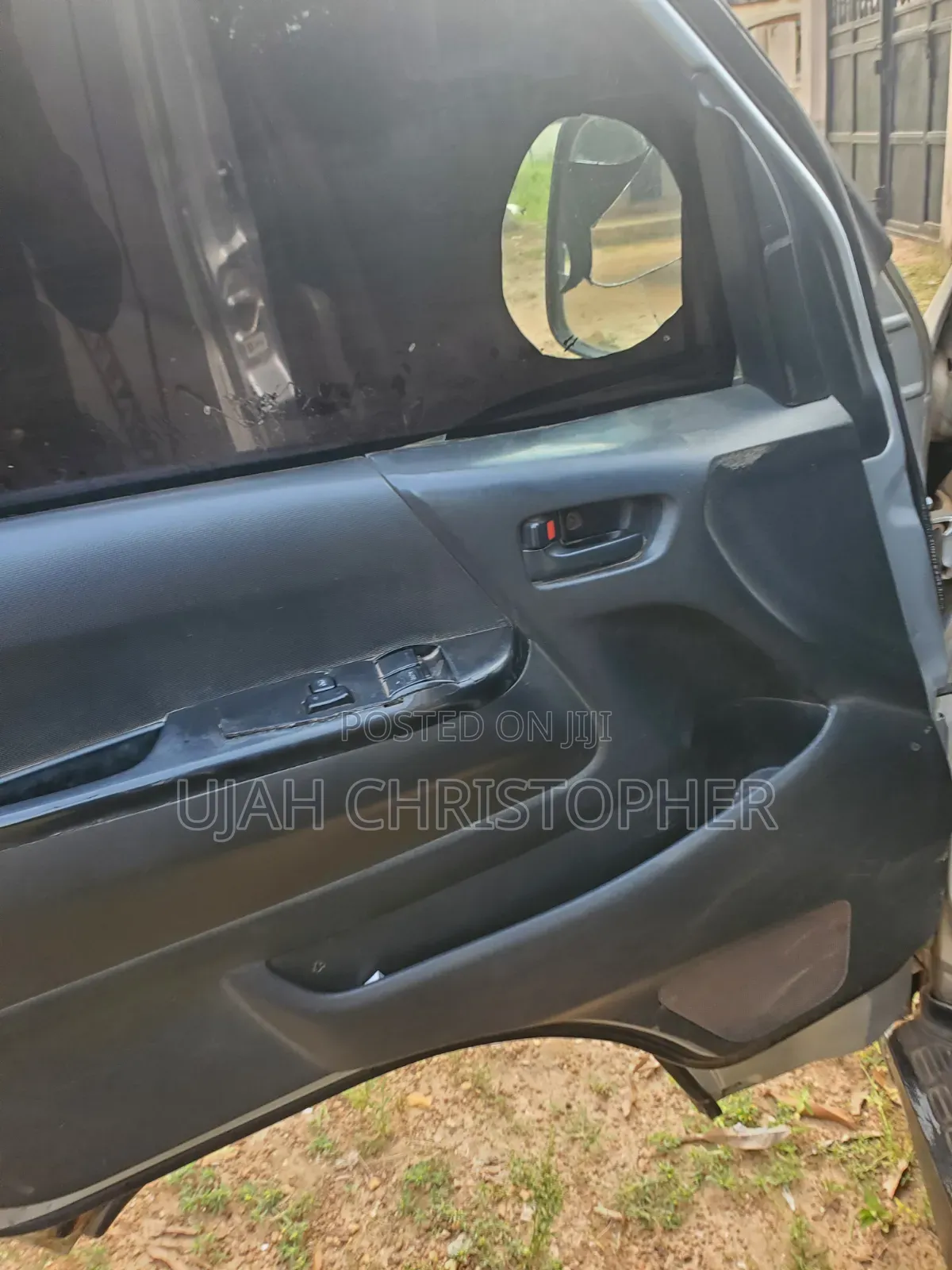 Toyota HiAce 2013 Silver