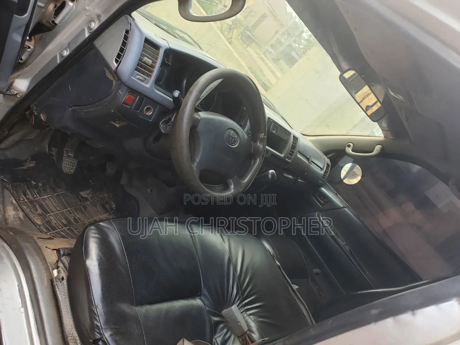 Toyota HiAce 2013 Silver