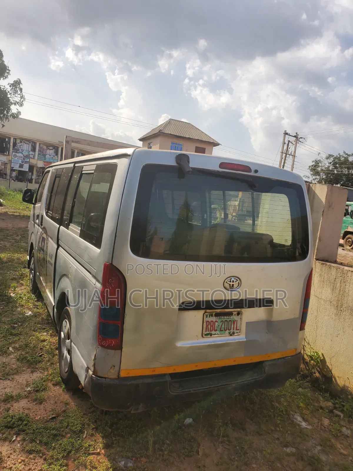 Toyota HiAce 2013 Silver