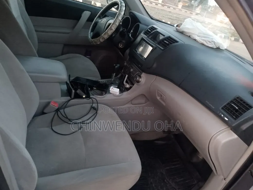 Toyota Highlander 2010 Gray