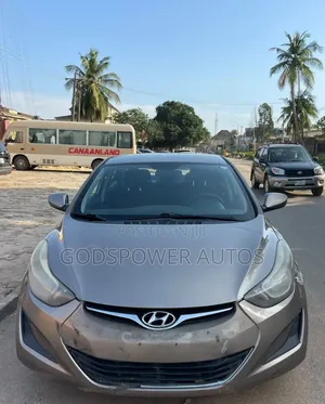 Hyundai Elantra SE 4dr Sedan (1.8L 4cyl 6M) 2014 Beige