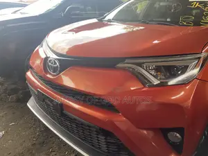 Toyota RAV4 SE AWD (2.5L 4cyl 6A) 2017 Red