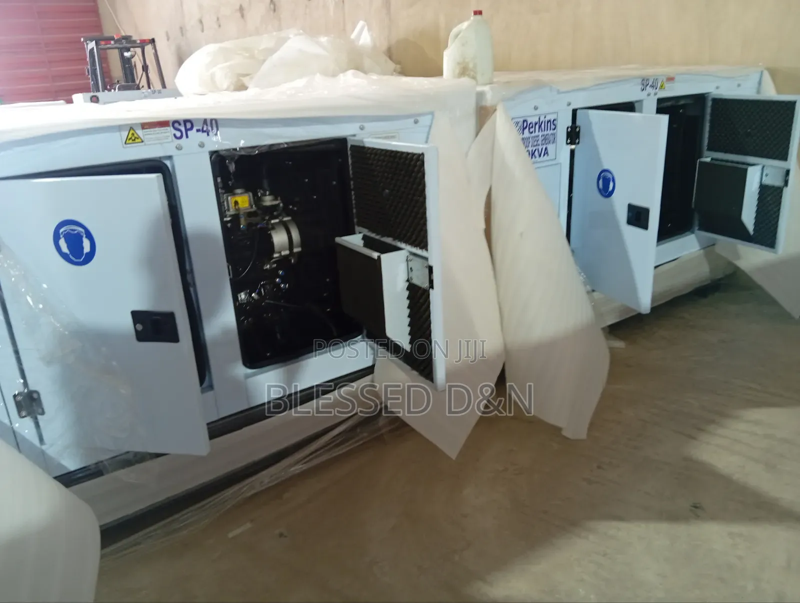 40Kva Perkins Soundproof Diesel Generator  Power Supply Engine