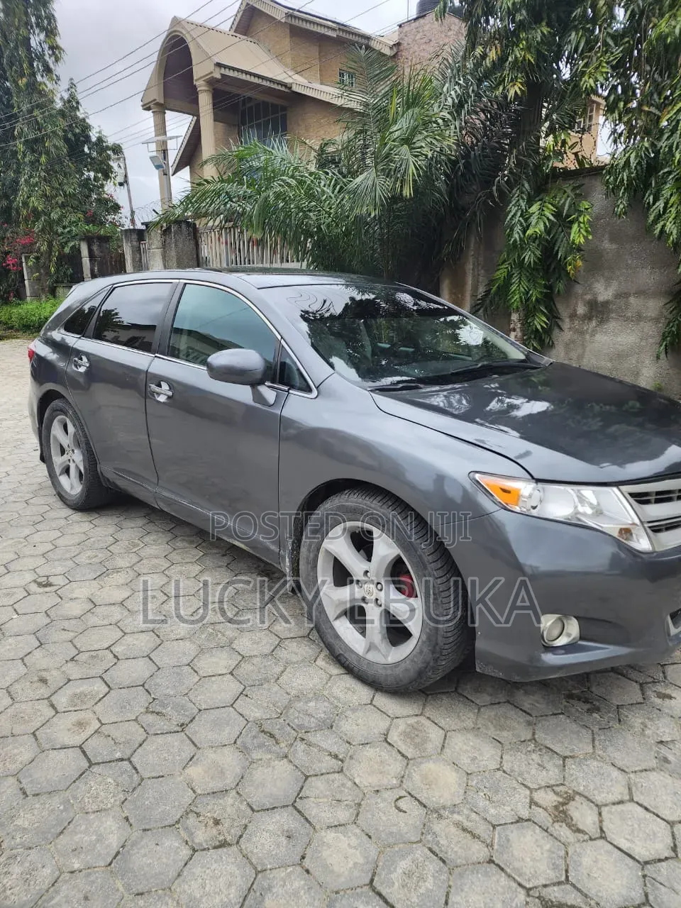 Toyota Venza 2011