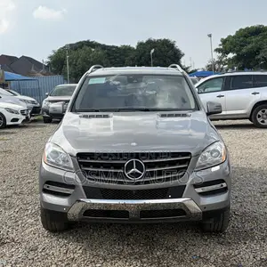 Mercedes-Benz M Class ML350 4MATIC 4dr SUV AWD (3.5L 6cyl 7A) 2015 Gray