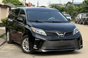 Toyota Sienna 2012 Black