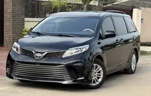 Toyota Sienna 2012 Black