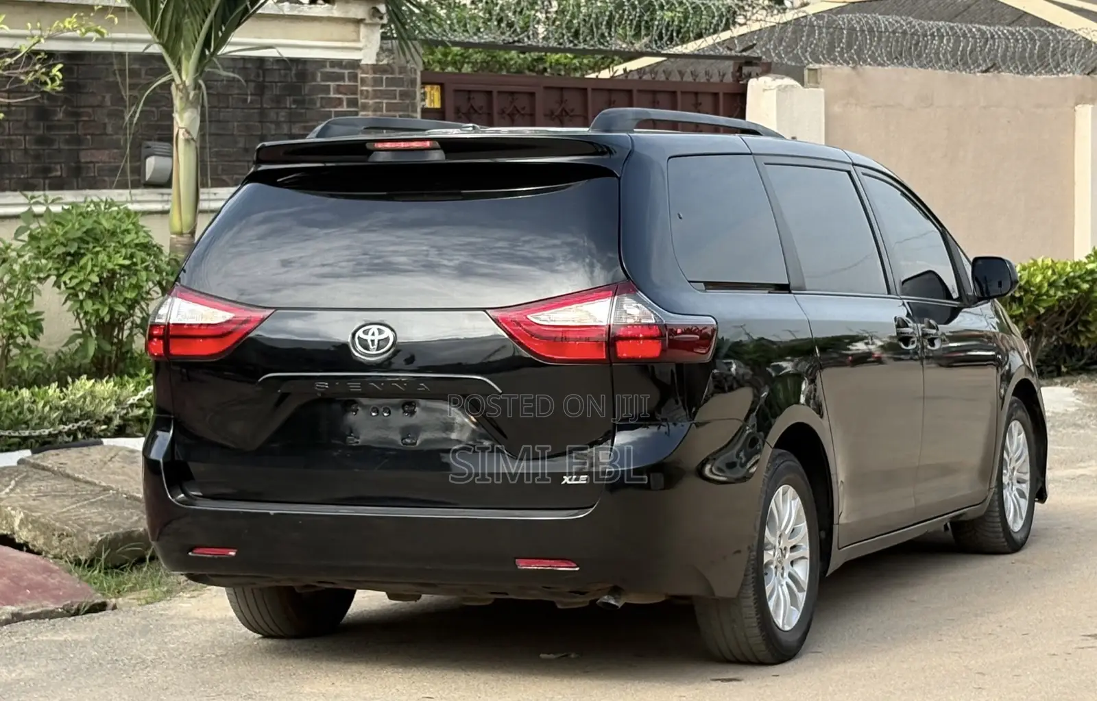 Toyota Sienna 2012 Black