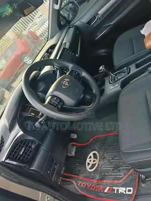 Toyota Hilux 2021 Green