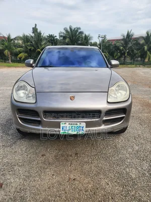 Porsche Cayenne 2011 Gold