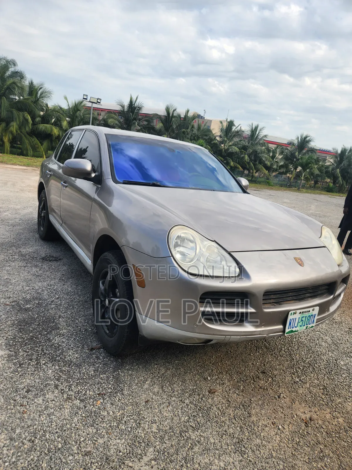 Porsche Cayenne 2011 Gold