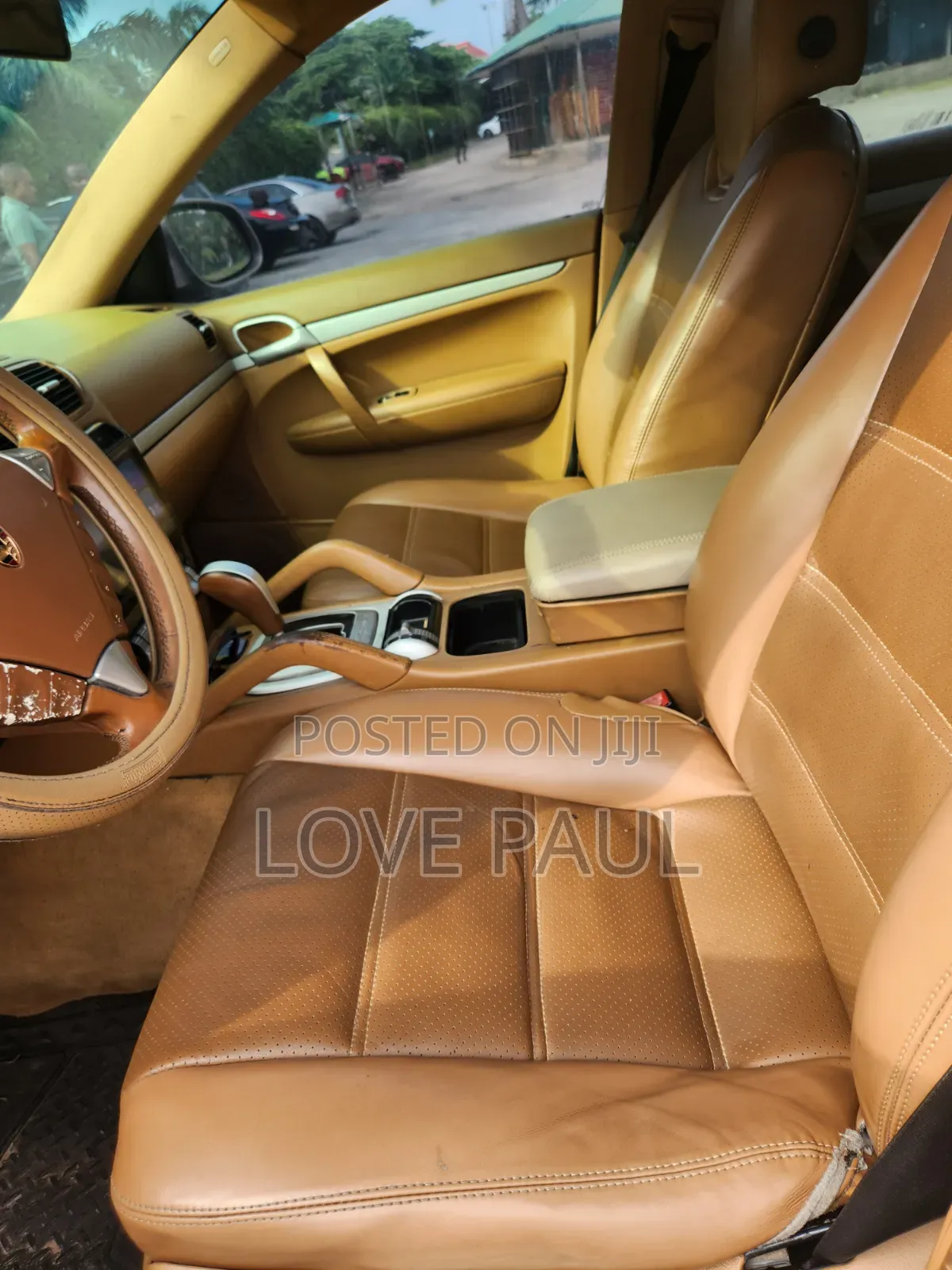 Porsche Cayenne 2011 Gold