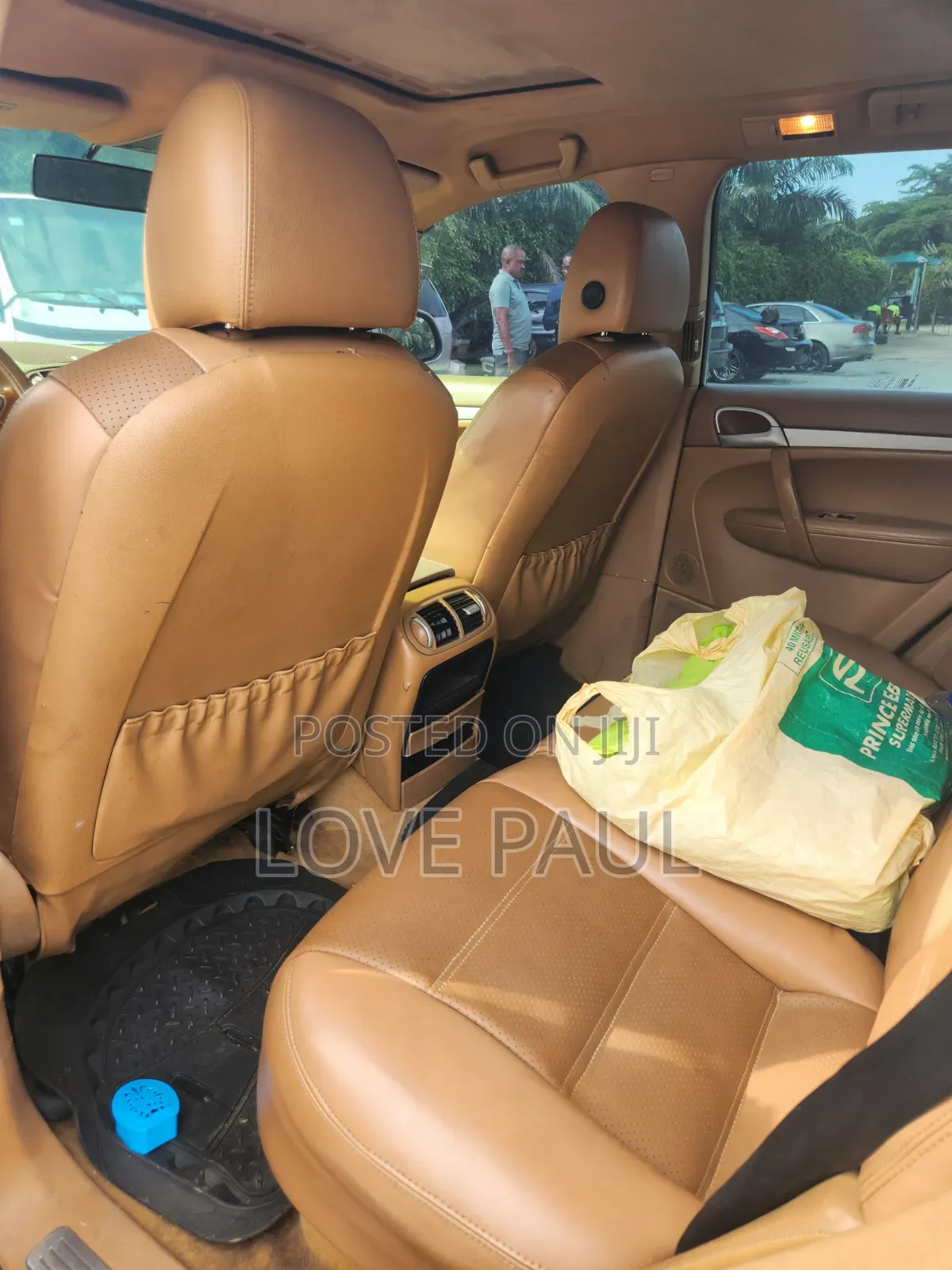 Porsche Cayenne 2011 Gold