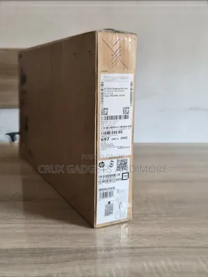 New Laptop HP 250 G10 8GB Intel Core i5 SSD 512GB