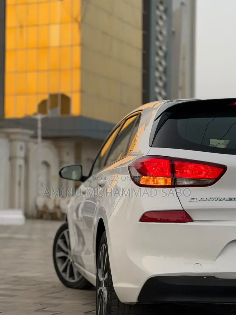 Hyundai Elantra SE 2018 White