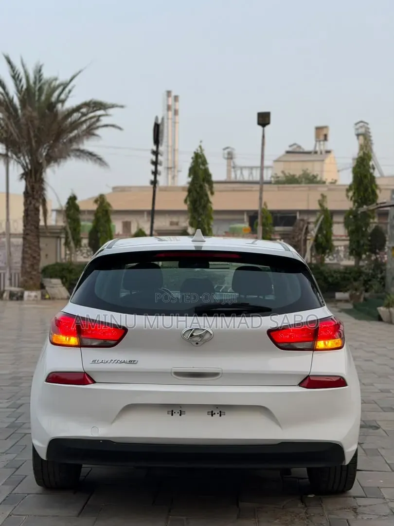 Hyundai Elantra SE 2018 White