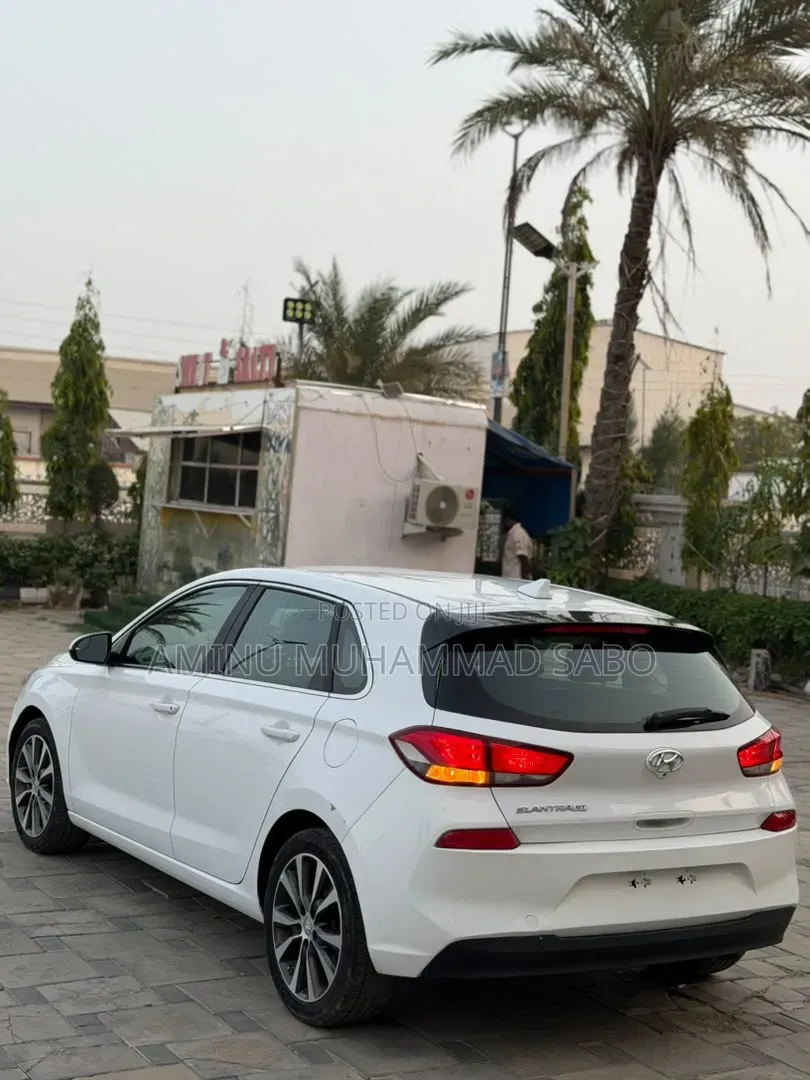 Hyundai Elantra SE 2018 White