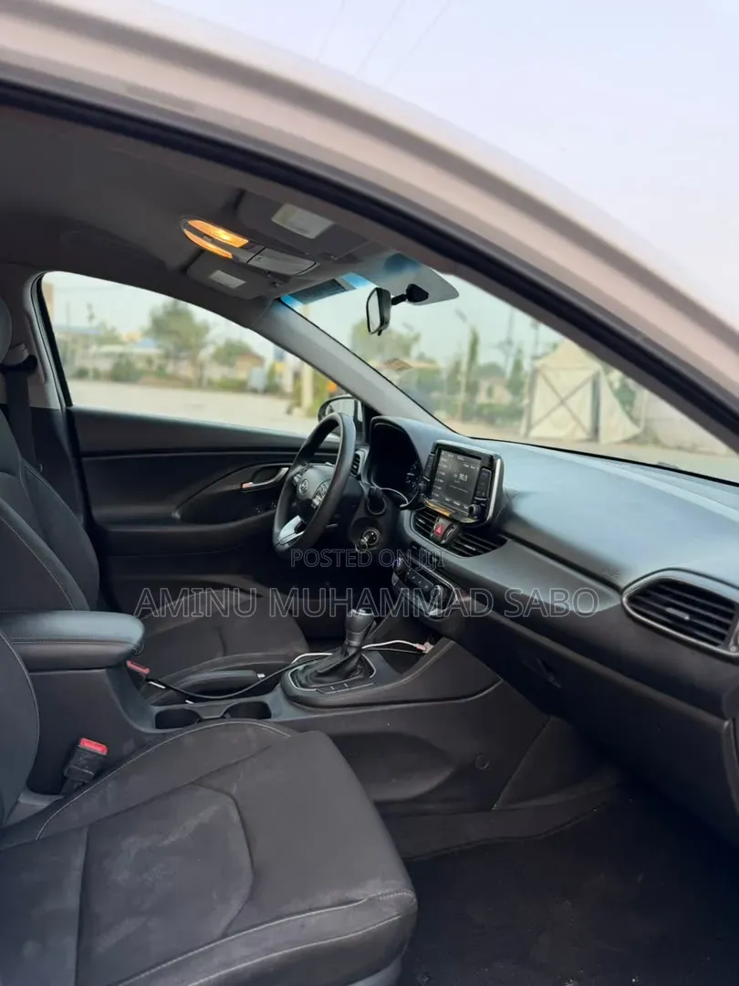 Hyundai Elantra SE 2018 White
