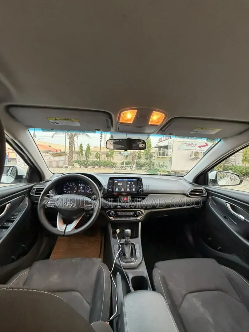Hyundai Elantra SE 2018 White