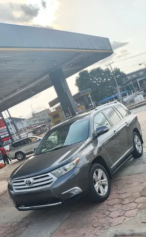 Toyota Highlander Limited 2012 Gray