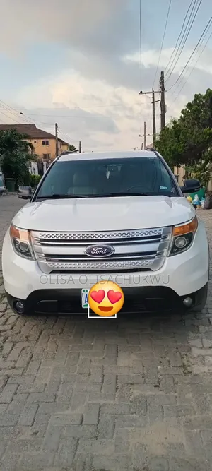 Executive and Luxurious Car Rental Ford Explorer 2015