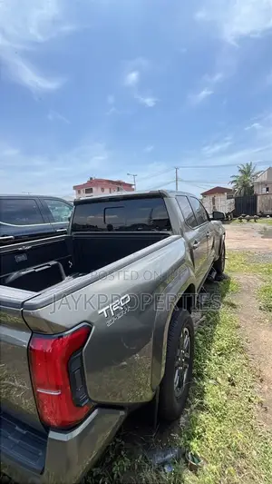 Toyota Tacoma 2025 Green