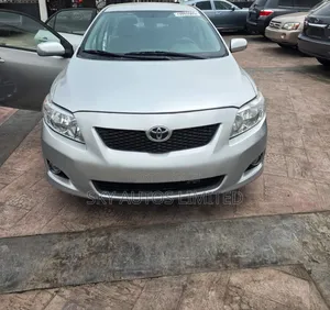 Toyota Corolla XLE 4dr Sedan (1.8L 4cyl 4A) 2010 Silver