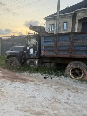 Mack Tipper