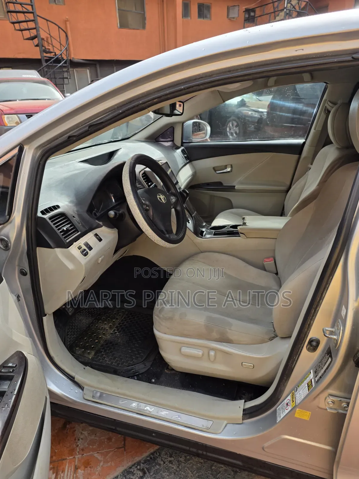 Toyota Venza LE 2012 Silver
