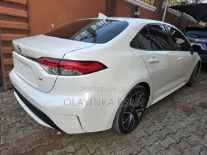 Toyota Corolla LE 2020 White