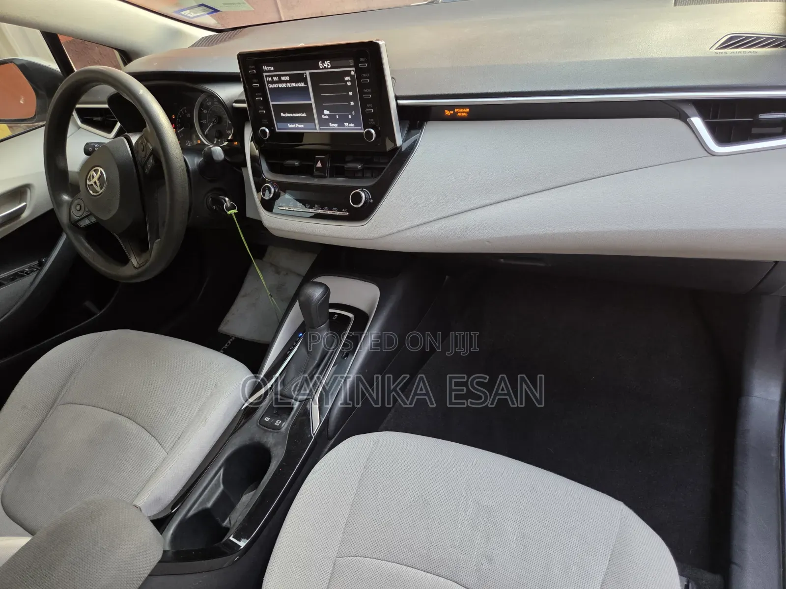 Toyota Corolla LE 2020 White