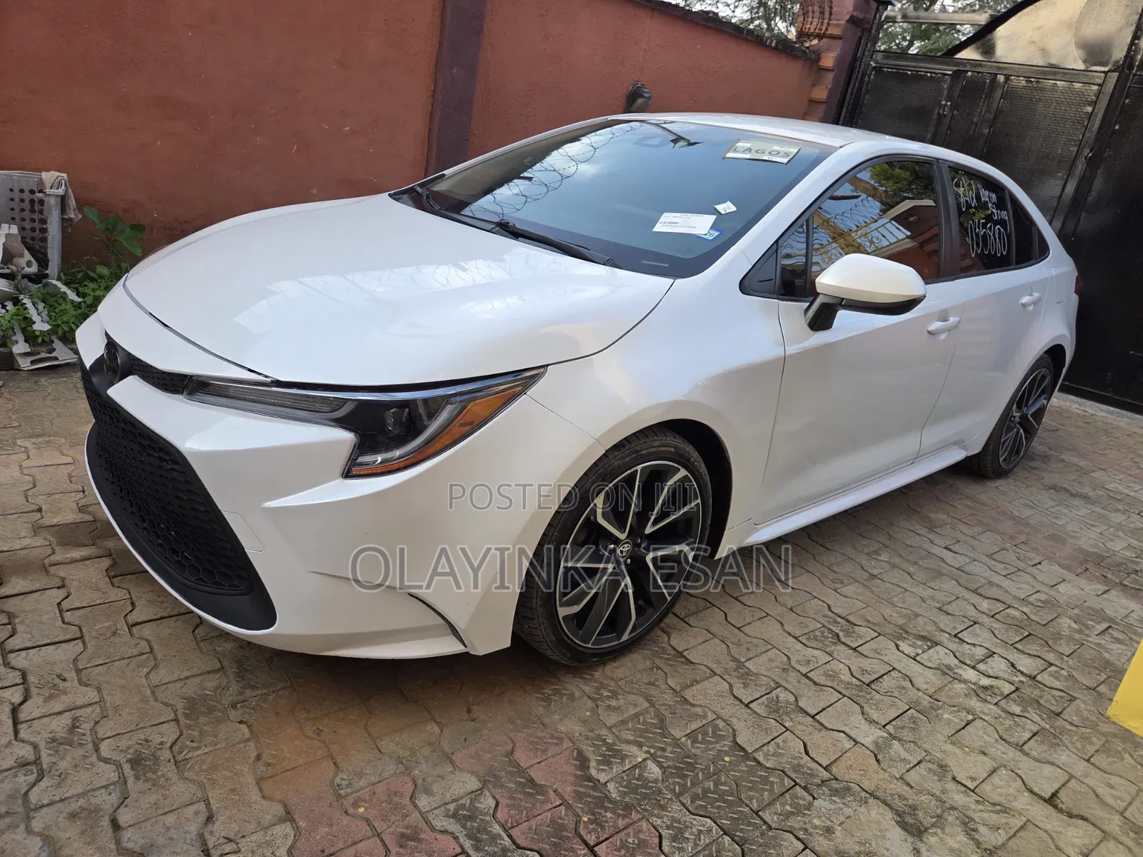 Toyota Corolla LE 2020 White