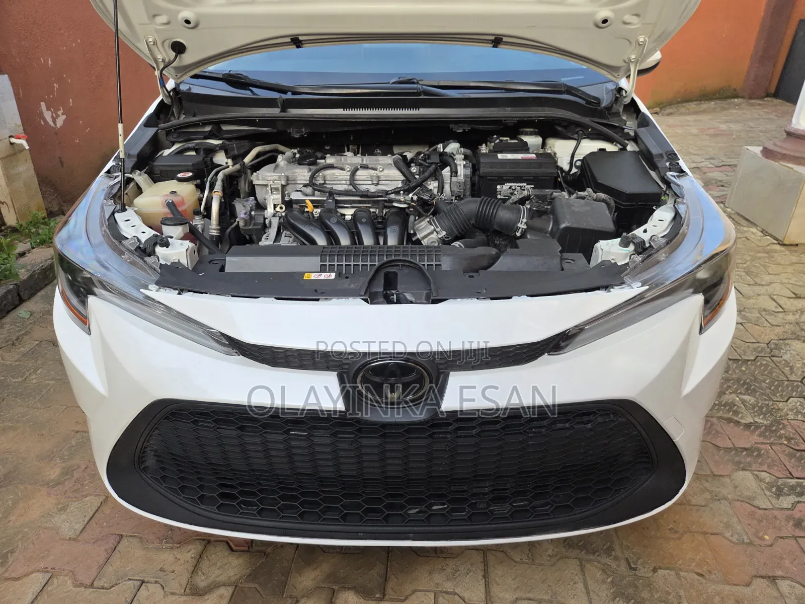 Toyota Corolla LE 2020 White