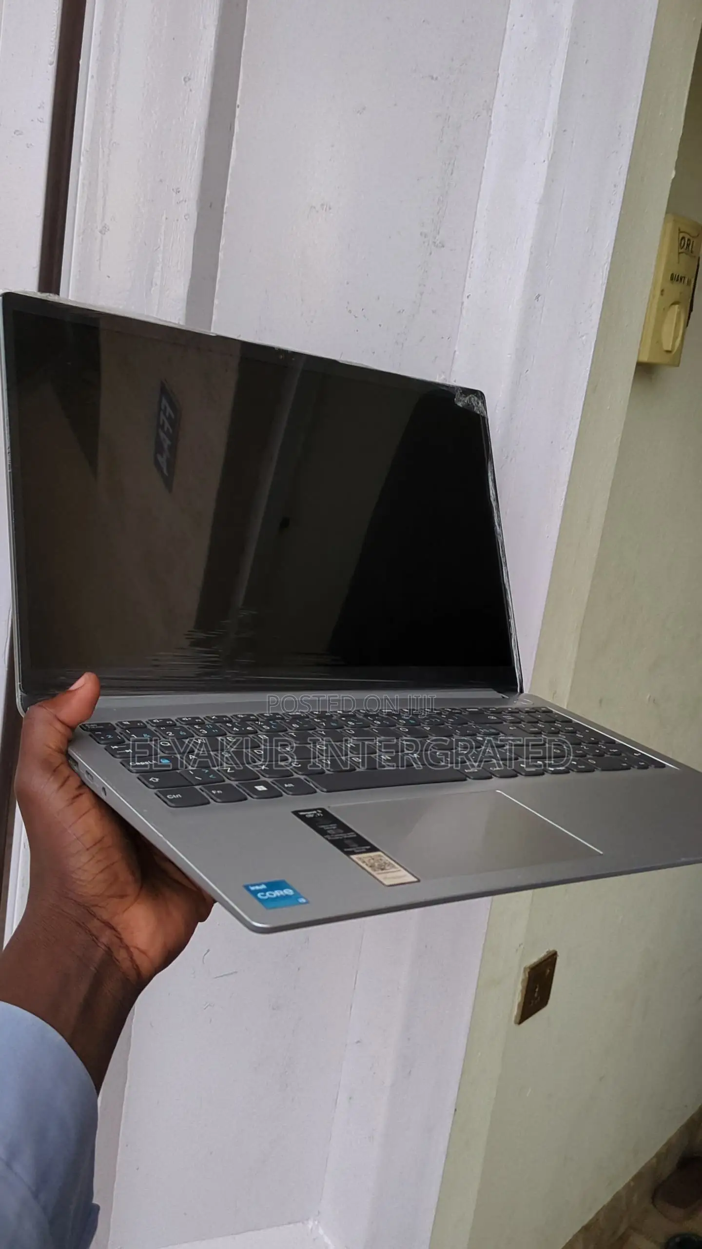 New Laptop Lenovo Ideapad 3 8GB Intel Core i3 SSD 256GB