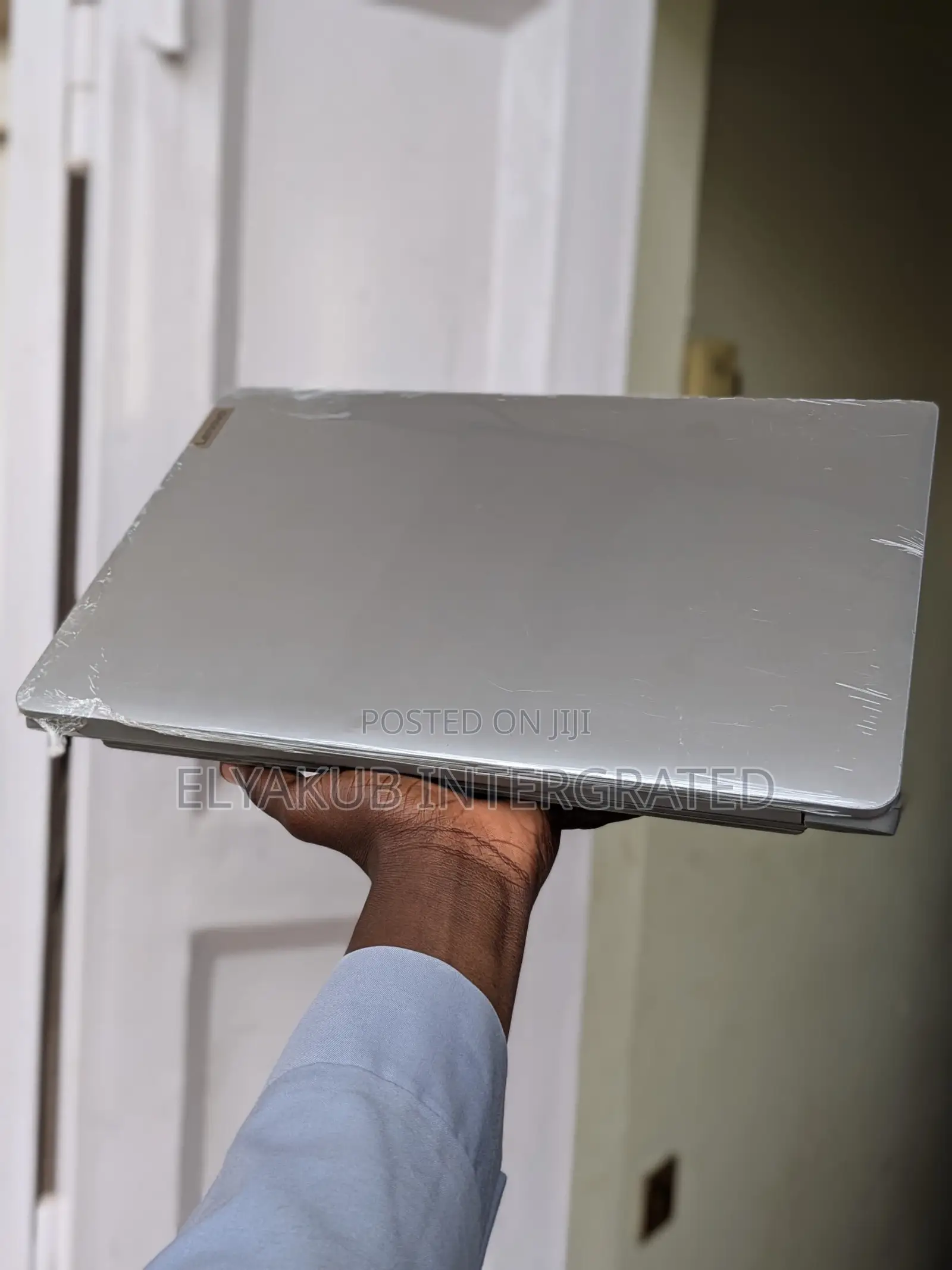 New Laptop Lenovo Ideapad 3 8GB Intel Core i3 SSD 256GB