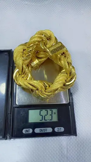 Pure Gold 18karat Gold Twisted Hand Chains
