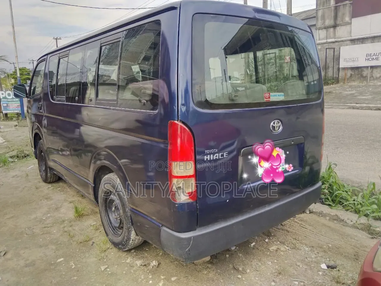 Toyota HiAce 2011 Blue