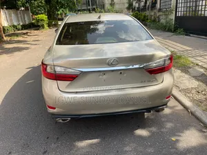 Lexus ES 2016 Gold
