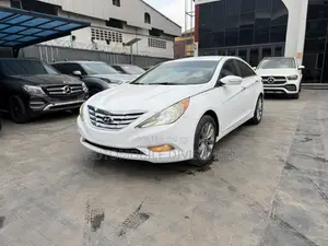 Hyundai Sonata Limited Sedan FWD (2.4L 4cyl 6A) 2012 White