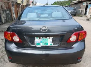 Toyota Corolla LE 4dr Sedan (1.8L 4cyl 4A) 2010 Gray