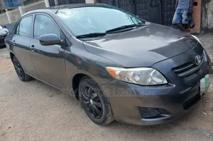 Toyota Corolla LE 4dr Sedan (1.8L 4cyl 4A) 2010 Gray