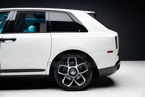 Rolls-Royce Cullinan Base 2019 White