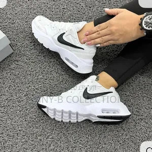 White Nike Canvas