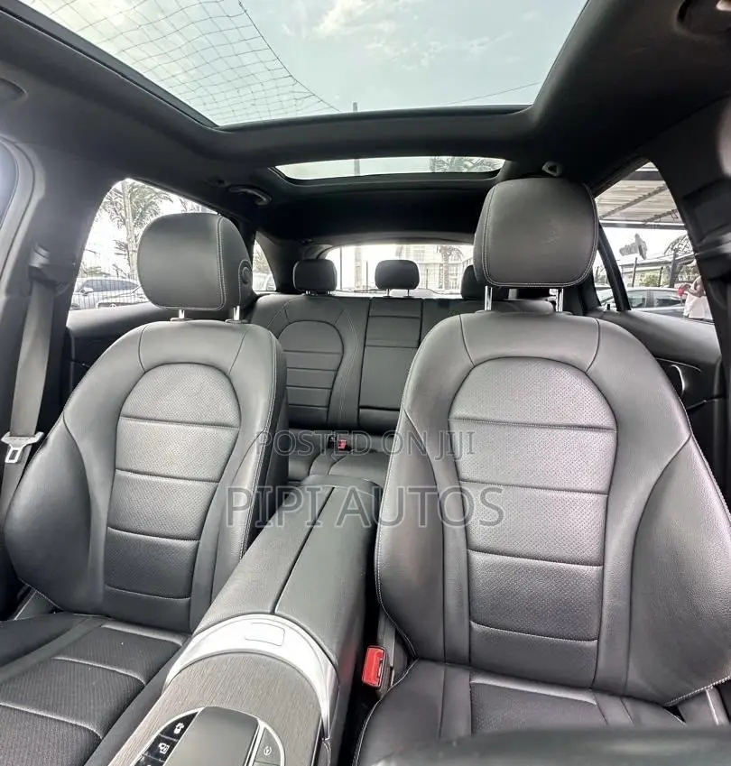 Mercedes-Benz GLC-Class 2019 Blue