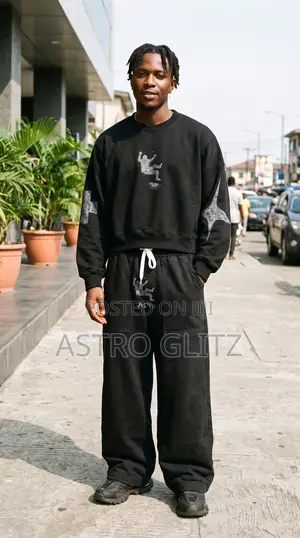 Sweat Shirt