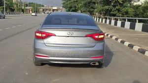 Hyundai Sonata SE 4dr Sedan (2.4L 4cyl 6A) 2015 Gray