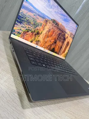 Laptop Dell Precision 5680 32GB Intel Core i9 SSD 512GB