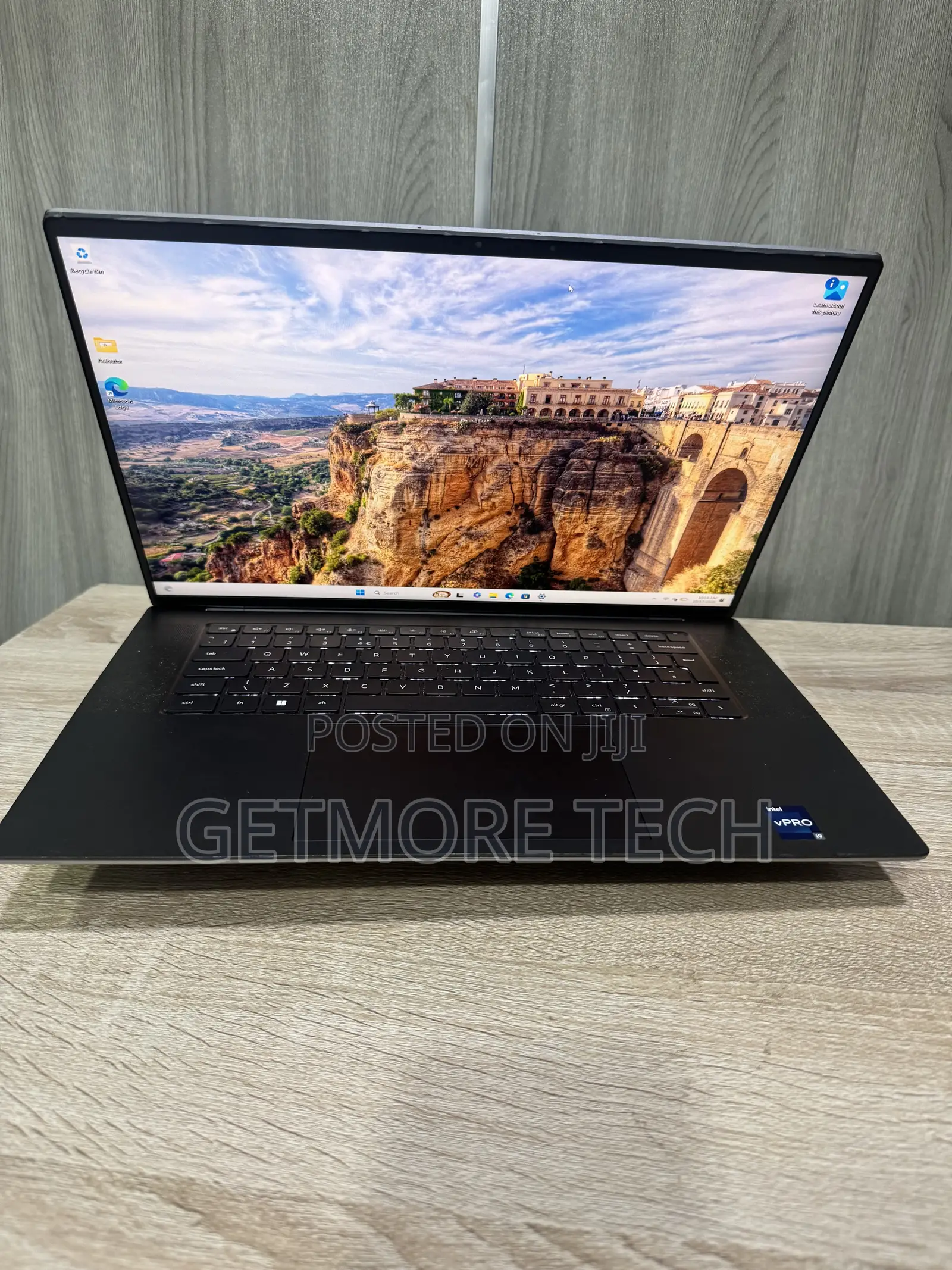 Laptop Dell Precision 5680 32GB Intel Core i9 SSD 512GB